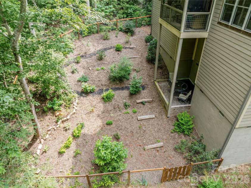 45 Sunset Drive, Swannanoa, NC 28778.  MLS# CAR4393555, YatesRealty ID 35888. 