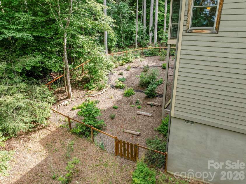 45 Sunset Drive, Swannanoa, NC 28778.  MLS# CAR4393555, YatesRealty ID 35888. 