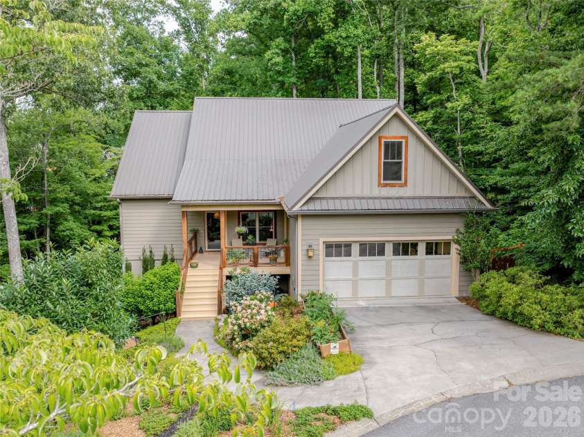 45 Sunset Drive, Swannanoa, NC 28778.  MLS# CAR4393555, YatesRealty ID 35888. 