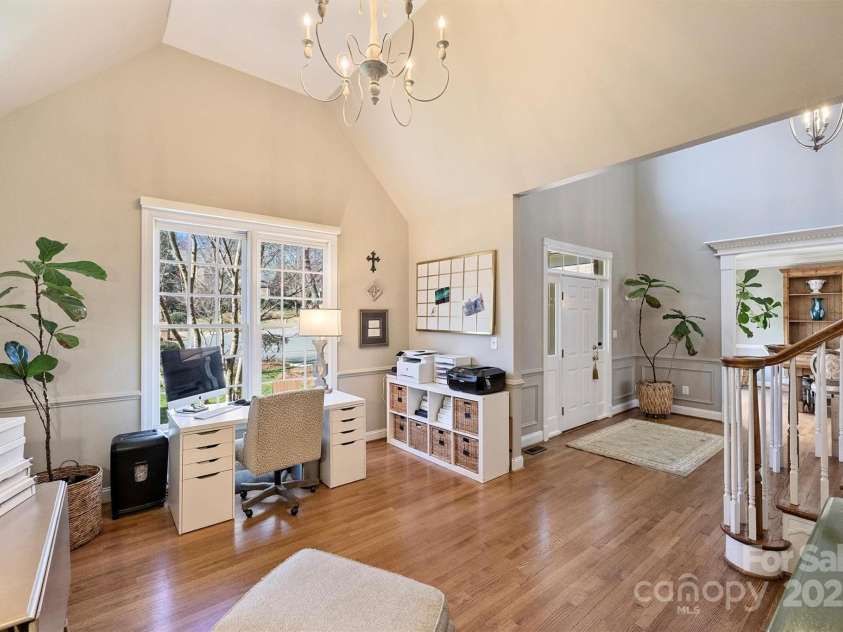 4219 Kronos Place, Charlotte, NC 28210.  MLS# CAR4225986, YatesRealty ID 3589. Office on main level