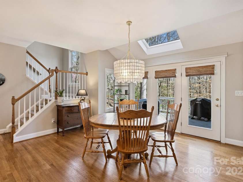 4219 Kronos Place, Charlotte, NC 28210.  MLS# CAR4225986, YatesRealty ID 3589. Spacious main floor living