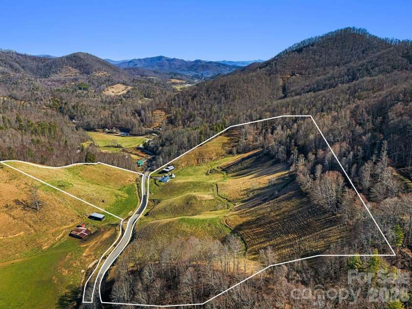867 Indian Creek Road, Burnsville, NC 28714.  MLS# CAR4231140, YatesRealty ID 3589. 