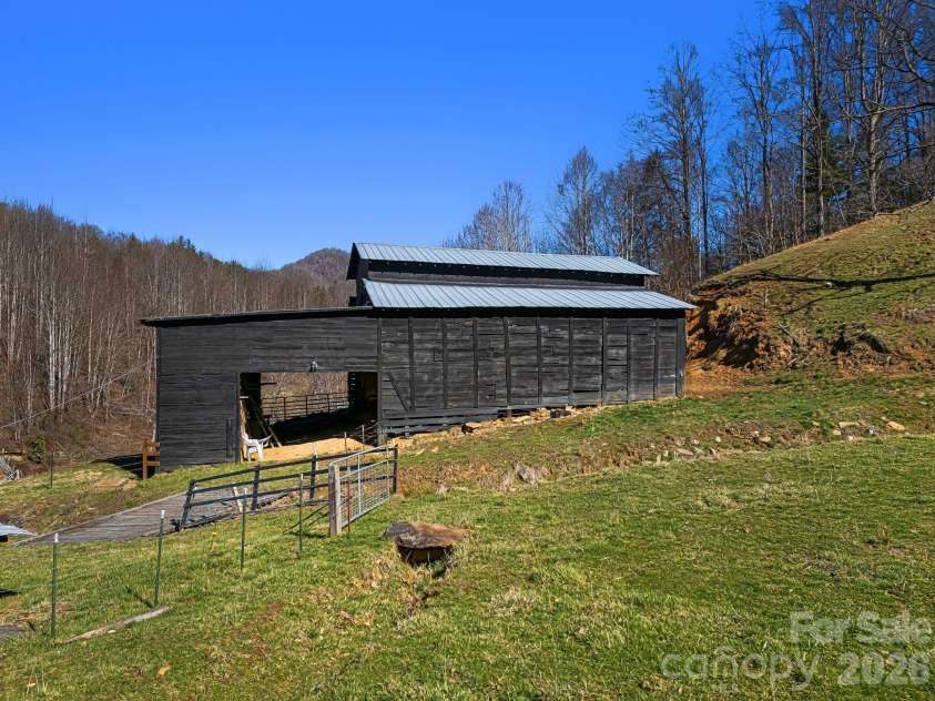867 Indian Creek Road, Burnsville, NC 28714.  MLS# CAR4231140, YatesRealty ID 3589. 