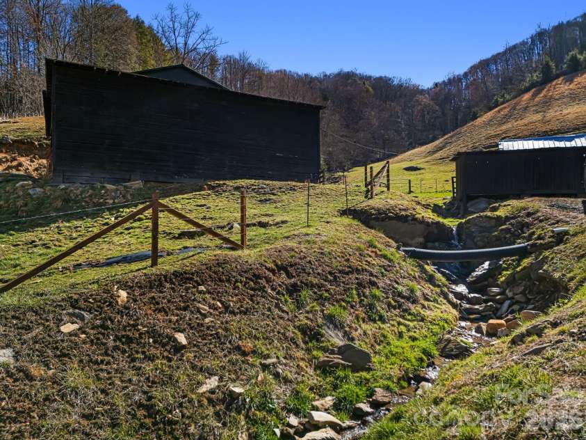 867 Indian Creek Road, Burnsville, NC 28714.  MLS# CAR4231140, YatesRealty ID 3589. 