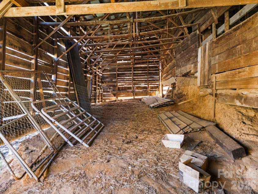 867 Indian Creek Road, Burnsville, NC 28714.  MLS# CAR4231140, YatesRealty ID 3589. 