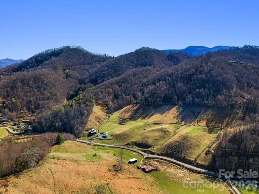 867 Indian Creek Road, Burnsville, NC 28714.  MLS# CAR4231140, YatesRealty ID 3589. 