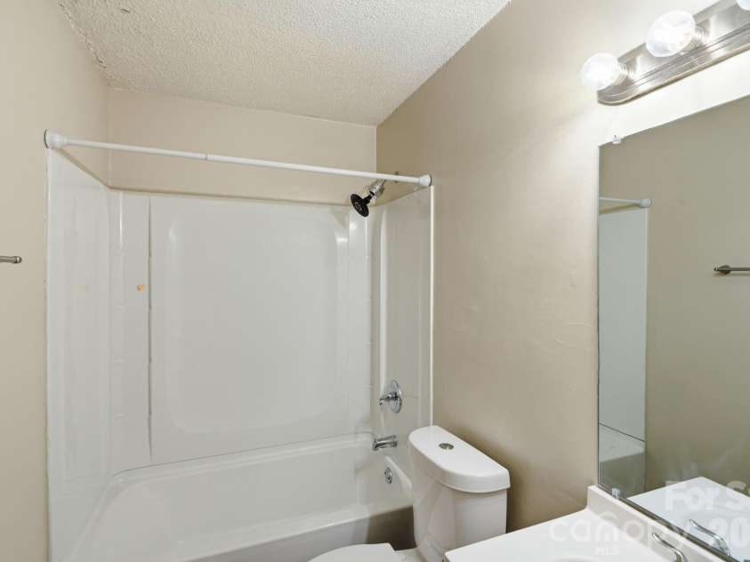 6805 Deanwood Place, Charlotte, NC 28217.  MLS# CAR4399422, YatesRealty ID 35890. 