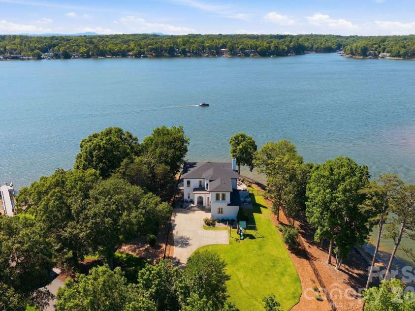 16525 Forest Home Road, Charlotte, NC 28278.  MLS# CAR4327010, YatesRealty ID 35891. 