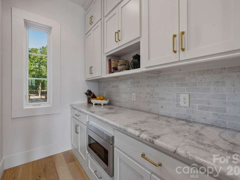 16525 Forest Home Road, Charlotte, NC 28278.  MLS# CAR4327010, YatesRealty ID 35891. 