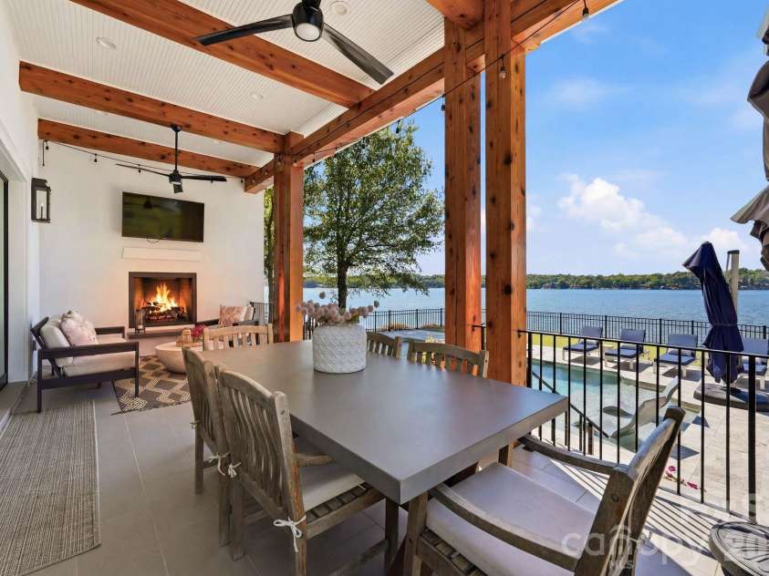 16525 Forest Home Road, Charlotte, NC 28278.  MLS# CAR4327010, YatesRealty ID 35891. 