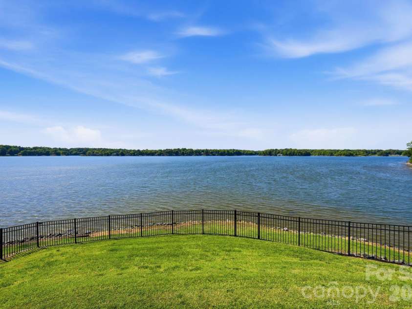 16525 Forest Home Road, Charlotte, NC 28278.  MLS# CAR4327010, YatesRealty ID 35891. 