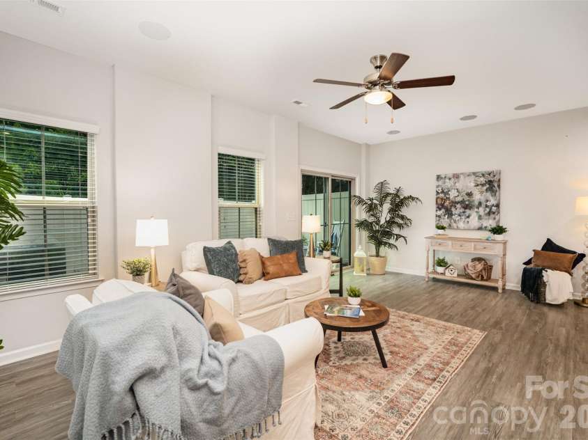 407 Park Meadows Drive, Matthews, NC 28104.  MLS# CAR4392240, YatesRealty ID 35893. 
