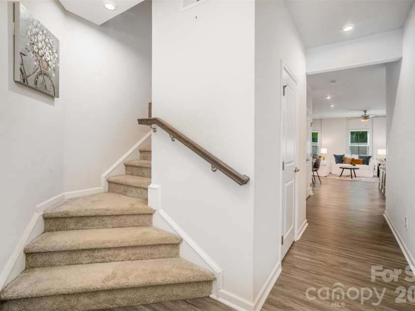 407 Park Meadows Drive, Matthews, NC 28104.  MLS# CAR4392240, YatesRealty ID 35893. 