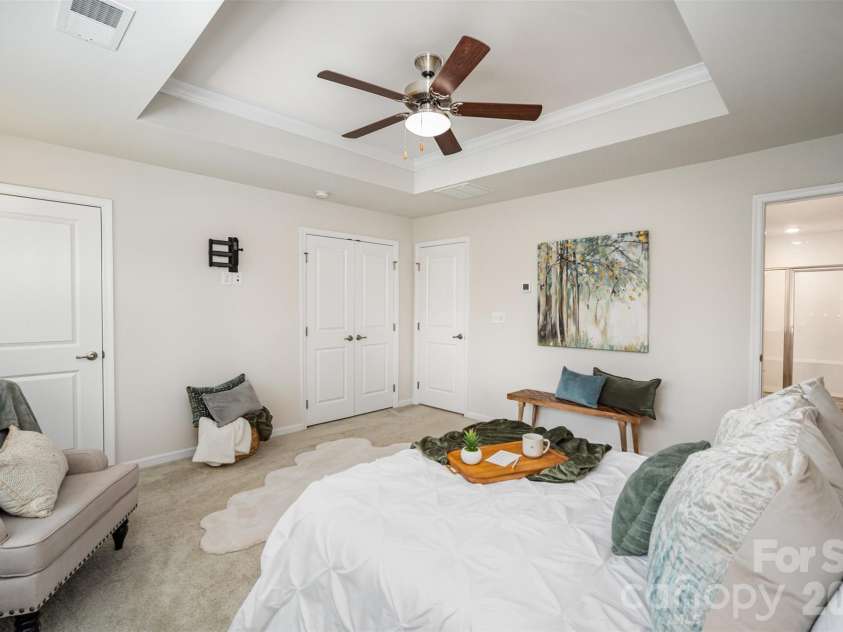 407 Park Meadows Drive, Matthews, NC 28104.  MLS# CAR4392240, YatesRealty ID 35893. 