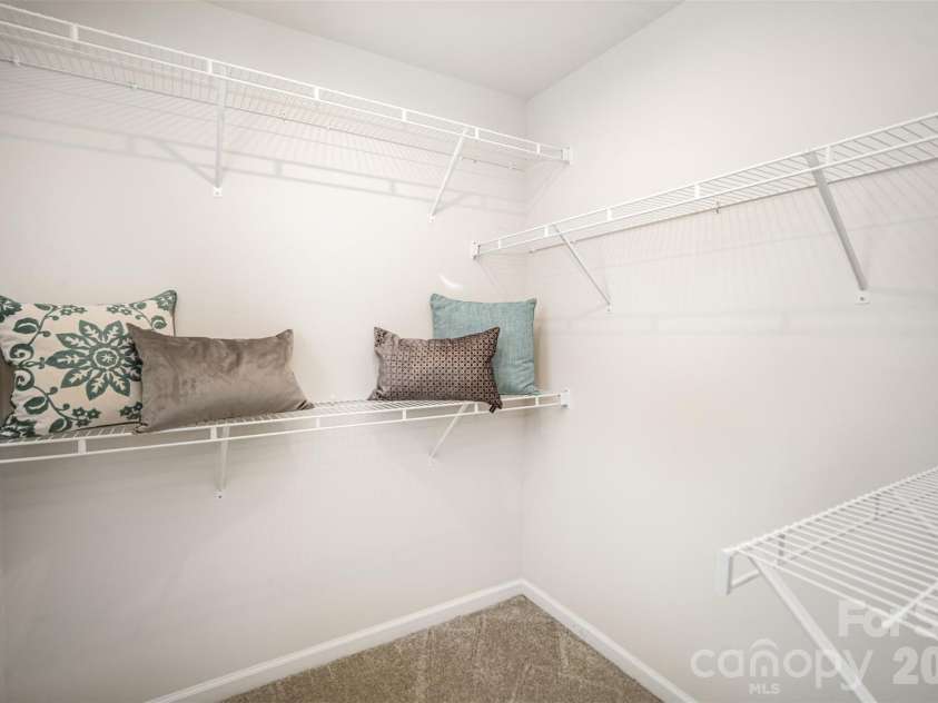 407 Park Meadows Drive, Matthews, NC 28104.  MLS# CAR4392240, YatesRealty ID 35893. 