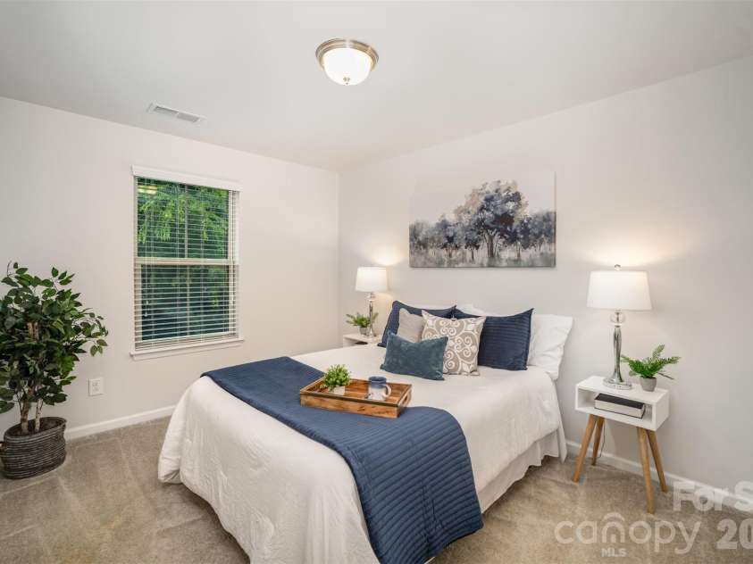 407 Park Meadows Drive, Matthews, NC 28104.  MLS# CAR4392240, YatesRealty ID 35893. 