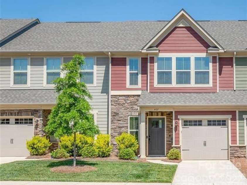 407 Park Meadows Drive, Matthews, NC 28104.  MLS# CAR4392240, YatesRealty ID 35893. 