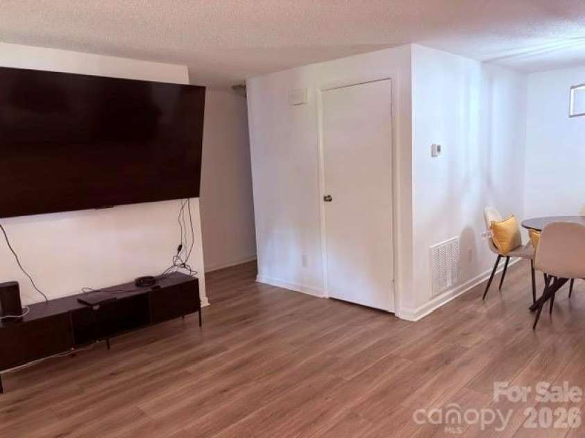 11806 Battery Place, Charlotte, NC 28273.  MLS# CAR4400361, YatesRealty ID 35894. 