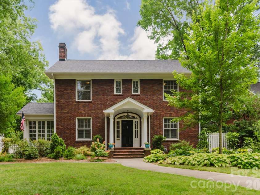 1825 Dilworth Road, Charlotte, NC 28203.  MLS# CAR4399072, YatesRealty ID 35895. 