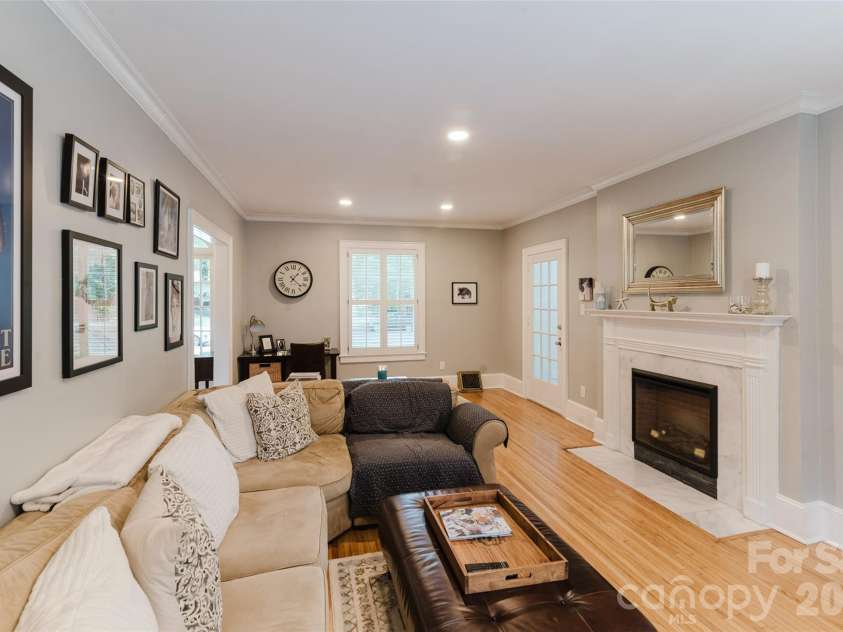 1825 Dilworth Road, Charlotte, NC 28203.  MLS# CAR4399072, YatesRealty ID 35895. 