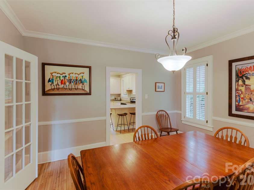 1825 Dilworth Road, Charlotte, NC 28203.  MLS# CAR4399072, YatesRealty ID 35895. 