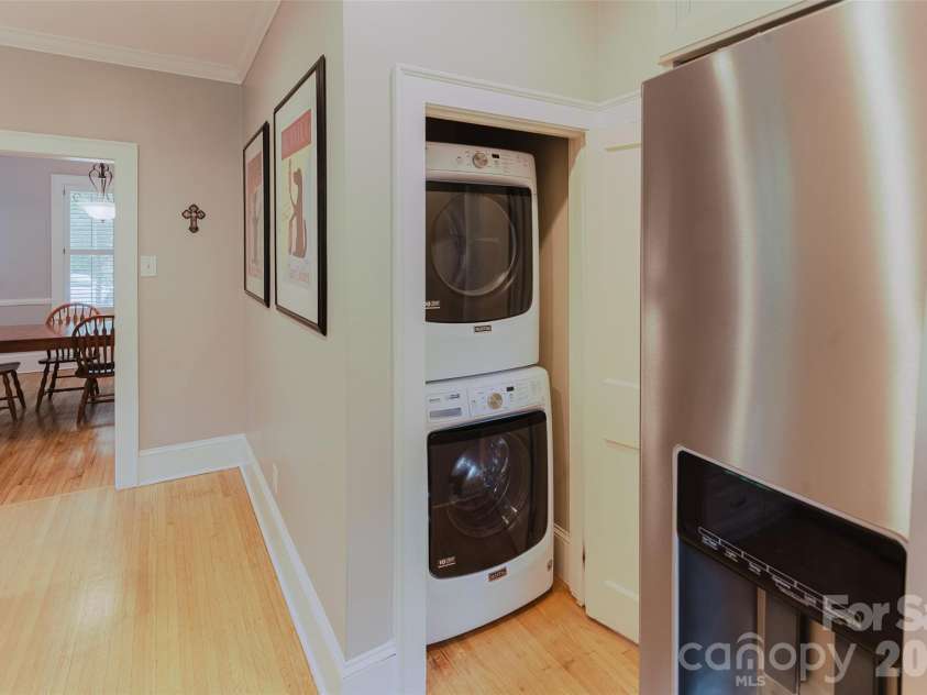 1825 Dilworth Road, Charlotte, NC 28203.  MLS# CAR4399072, YatesRealty ID 35895. 