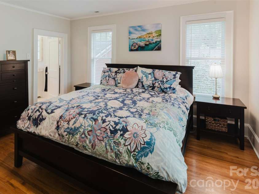 1825 Dilworth Road, Charlotte, NC 28203.  MLS# CAR4399072, YatesRealty ID 35895. 