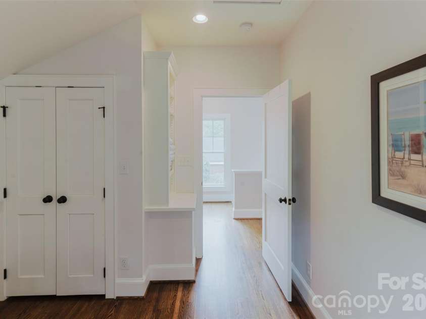 1825 Dilworth Road, Charlotte, NC 28203.  MLS# CAR4399072, YatesRealty ID 35895. 