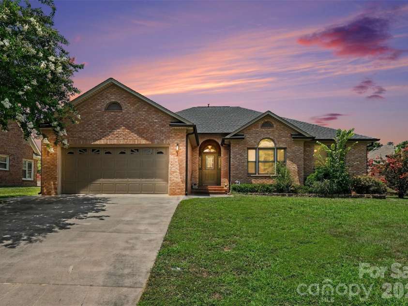 507 Birmingham Court, Rock Hill, SC 29732.  MLS# CAR4401115, YatesRealty ID 35897. 