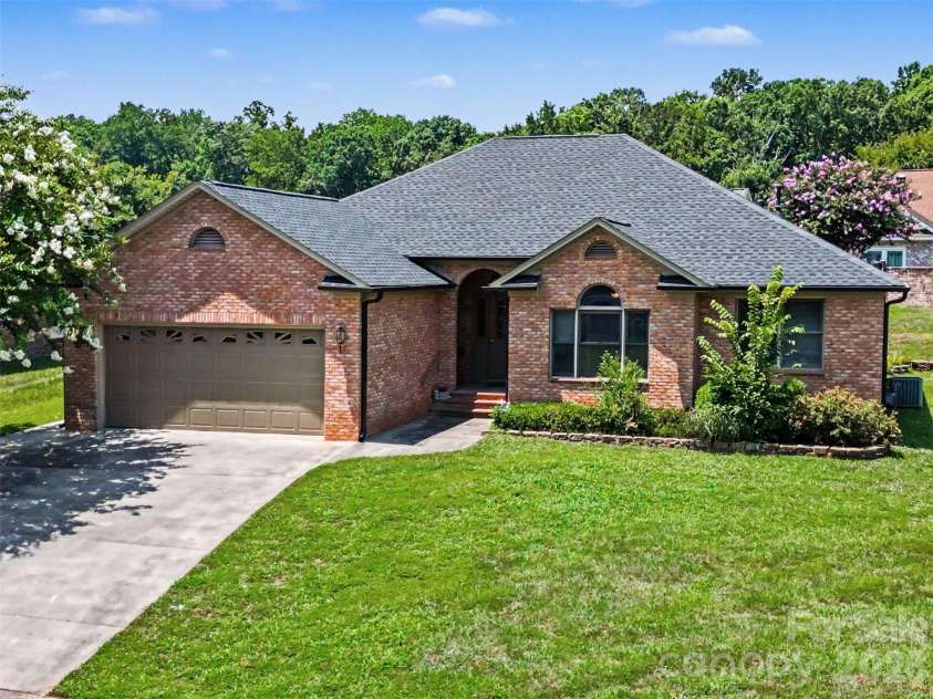 507 Birmingham Court, Rock Hill, SC 29732.  MLS# CAR4401115, YatesRealty ID 35897. 