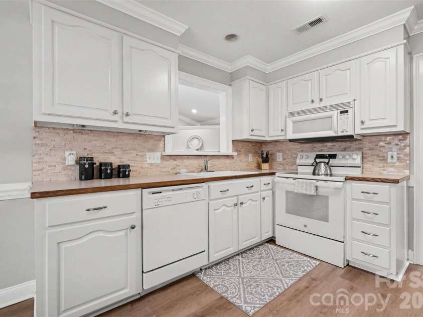 507 Birmingham Court, Rock Hill, SC 29732.  MLS# CAR4401115, YatesRealty ID 35897. 
