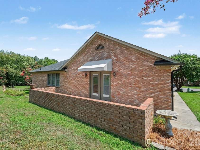 507 Birmingham Court, Rock Hill, SC 29732.  MLS# CAR4401115, YatesRealty ID 35897. 