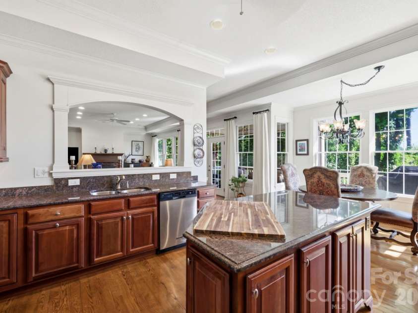 19 Thornapple Drive, Hendersonville, NC 28739.  MLS# CAR4398445, YatesRealty ID 35898. 