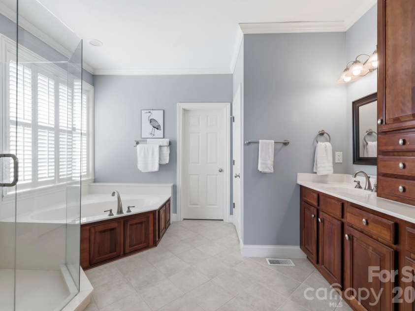 19 Thornapple Drive, Hendersonville, NC 28739.  MLS# CAR4398445, YatesRealty ID 35898. 