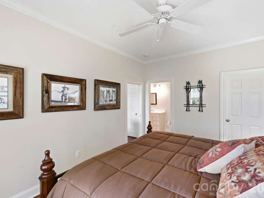 19 Thornapple Drive, Hendersonville, NC 28739.  MLS# CAR4398445, YatesRealty ID 35898. 