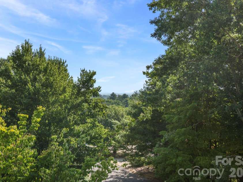 19 Thornapple Drive, Hendersonville, NC 28739.  MLS# CAR4398445, YatesRealty ID 35898. 