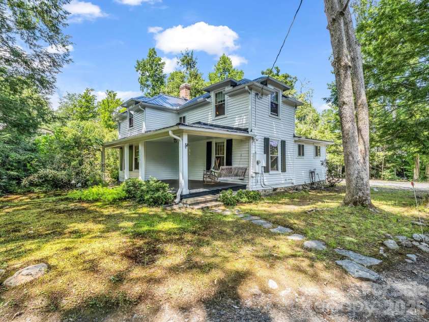 808 Montreat Road, Black Mountain, NC 28711.  MLS# CAR4398814, YatesRealty ID 35899. 