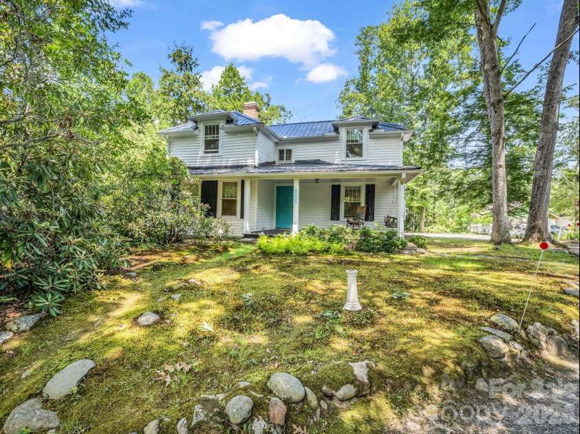 808 Montreat Road, Black Mountain, NC 28711.  MLS# CAR4398814, YatesRealty ID 35899. 