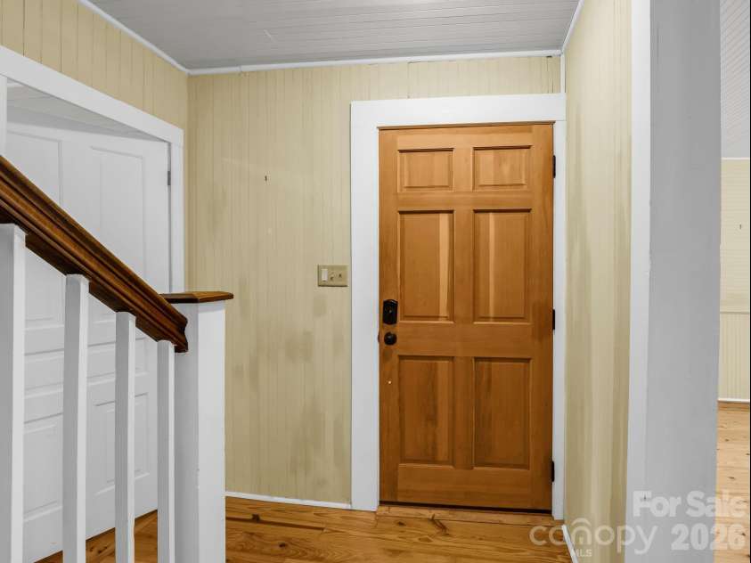 808 Montreat Road, Black Mountain, NC 28711.  MLS# CAR4398814, YatesRealty ID 35899. 