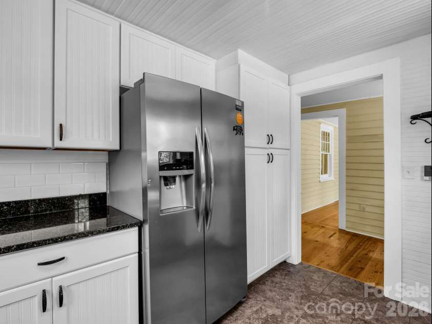 808 Montreat Road, Black Mountain, NC 28711.  MLS# CAR4398814, YatesRealty ID 35899. 