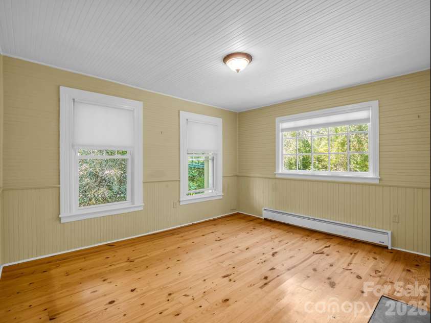 808 Montreat Road, Black Mountain, NC 28711.  MLS# CAR4398814, YatesRealty ID 35899. 