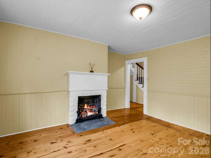 808 Montreat Road, Black Mountain, NC 28711.  MLS# CAR4398814, YatesRealty ID 35899. 