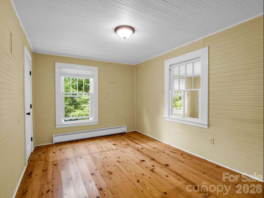 808 Montreat Road, Black Mountain, NC 28711.  MLS# CAR4398814, YatesRealty ID 35899. 