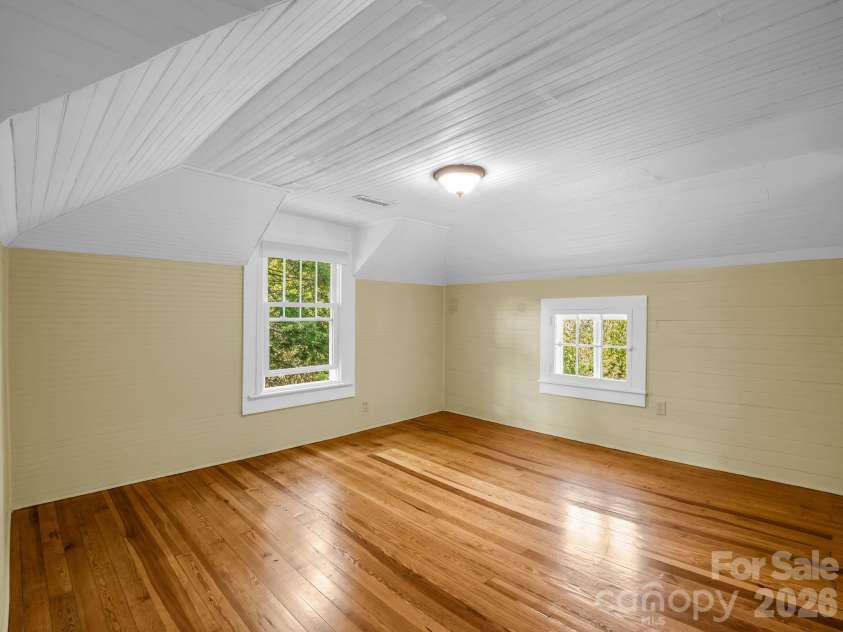 808 Montreat Road, Black Mountain, NC 28711.  MLS# CAR4398814, YatesRealty ID 35899. 