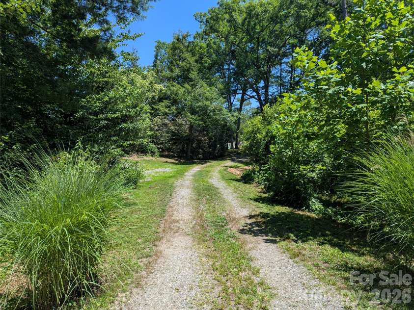 808 Montreat Road, Black Mountain, NC 28711.  MLS# CAR4398814, YatesRealty ID 35899. 