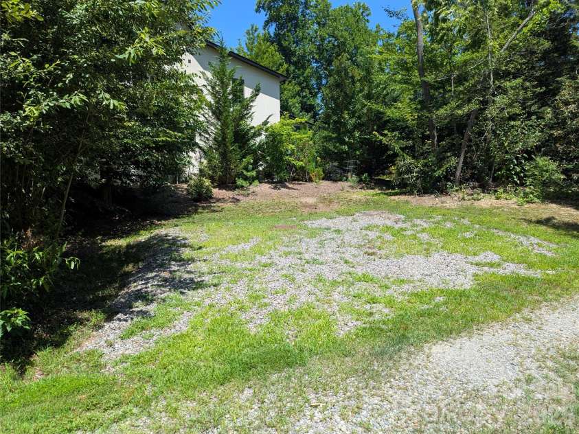 808 Montreat Road, Black Mountain, NC 28711.  MLS# CAR4398814, YatesRealty ID 35899. 