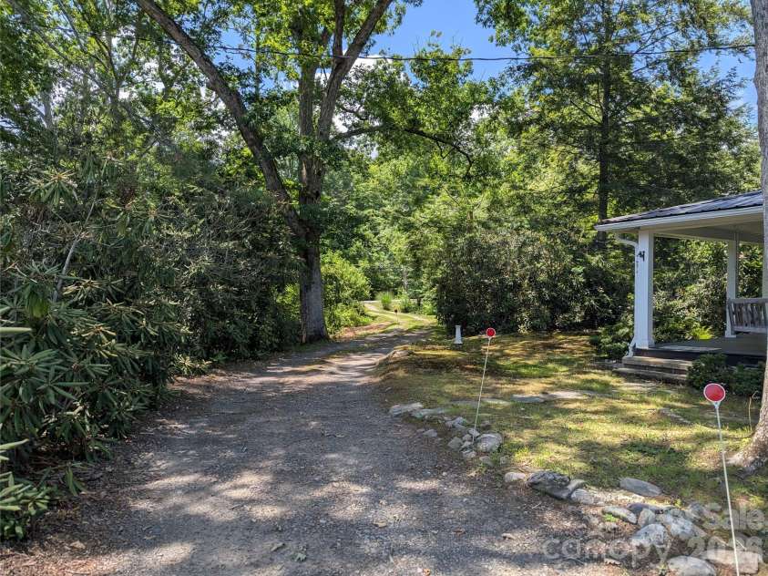 808 Montreat Road, Black Mountain, NC 28711.  MLS# CAR4398814, YatesRealty ID 35899. 