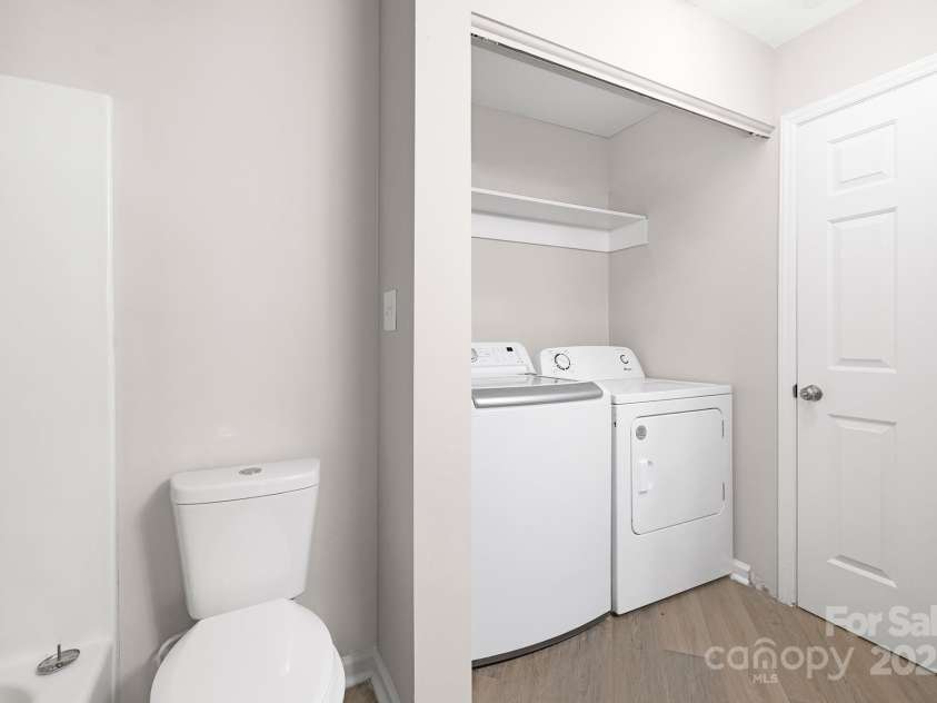 8212 Cedar Glen Drive, Charlotte, NC 28212.  MLS# CAR4322031, YatesRealty ID 359. 