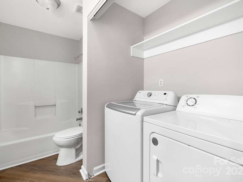 8212 Cedar Glen Drive, Charlotte, NC 28212.  MLS# CAR4322031, YatesRealty ID 359. 