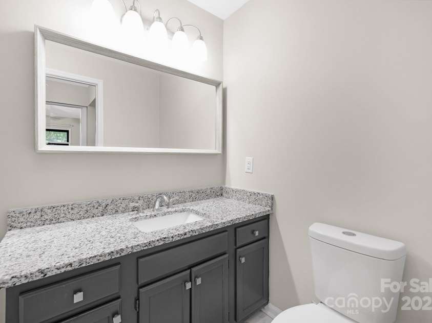 8212 Cedar Glen Drive, Charlotte, NC 28212.  MLS# CAR4322031, YatesRealty ID 359. 